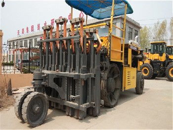 昆明多錘頭路面破碎機(jī)價(jià)格解析及水泥混凝土路面破碎機(jī)選購(gòu)指南